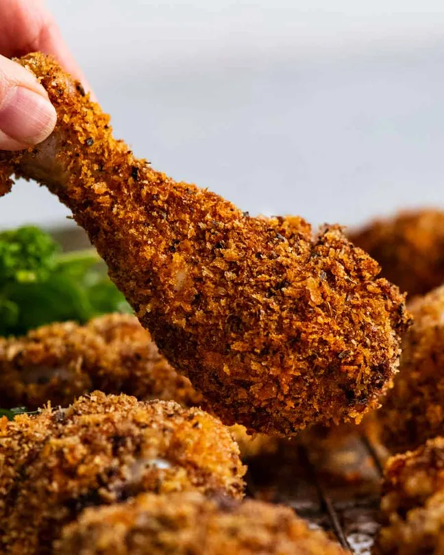 Crunchy-crumbed-chicken-drumsticks_